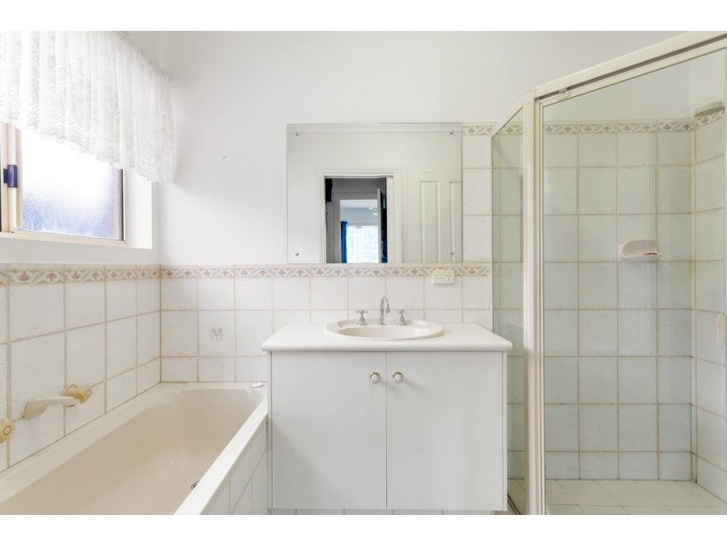27 Kallamurra Street, Hallett Cove SA 5158