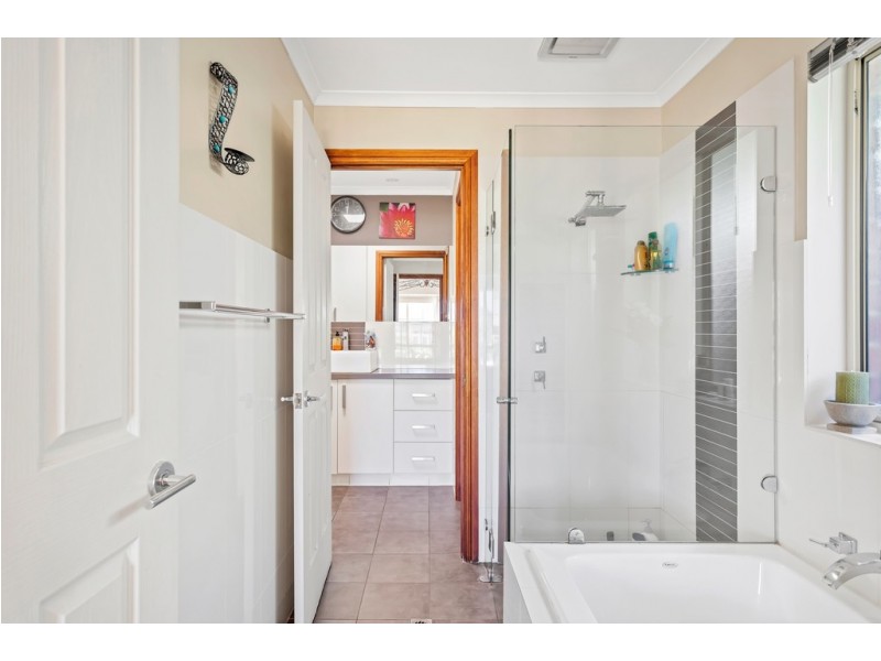 4 Melrose Court, Happy Valley SA 5159