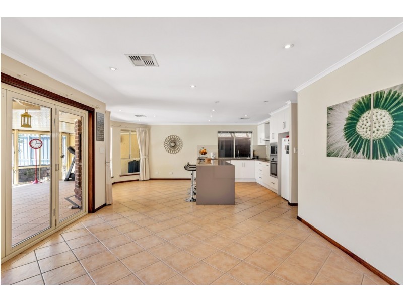 4 Melrose Court, Happy Valley SA 5159