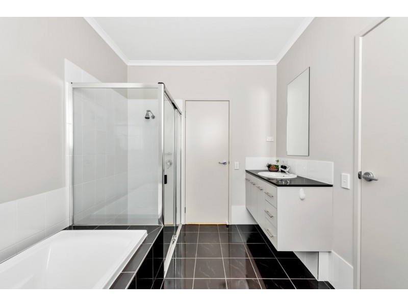 2 Naval Road, Seaford Meadows SA 5169