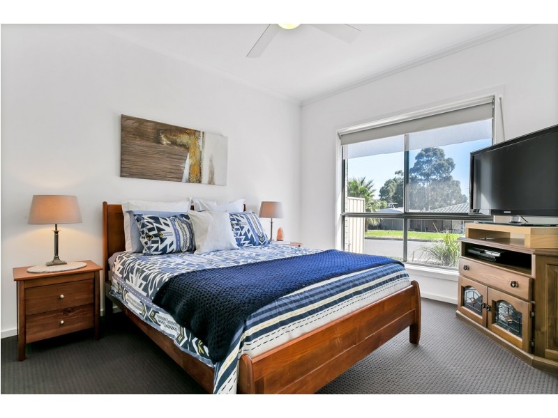 35 Flinders Crescent, Hackham SA 5163