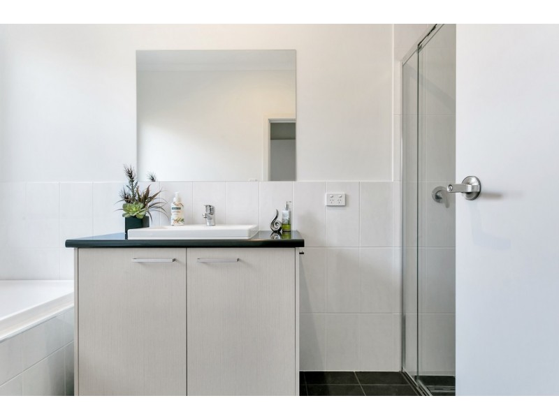 35 Flinders Crescent, Hackham SA 5163