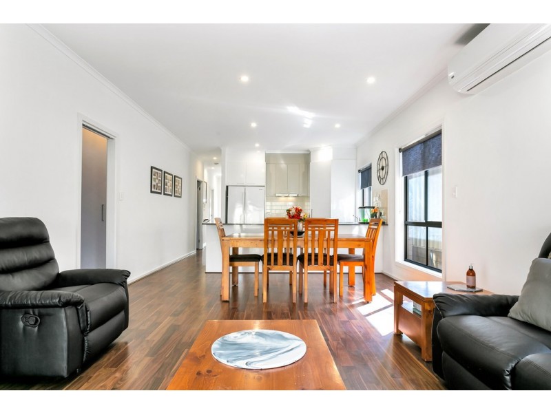 35 Flinders Crescent, Hackham SA 5163