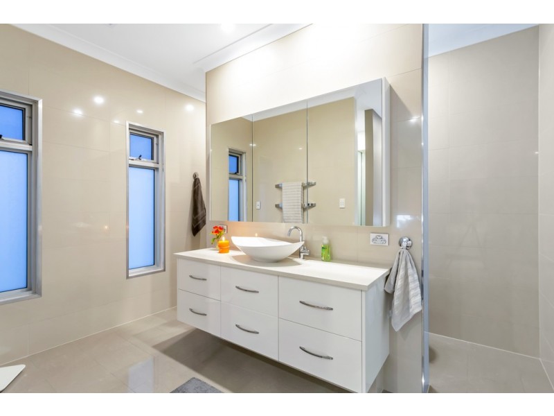 2A Fourth Avenue, Moana SA 5169