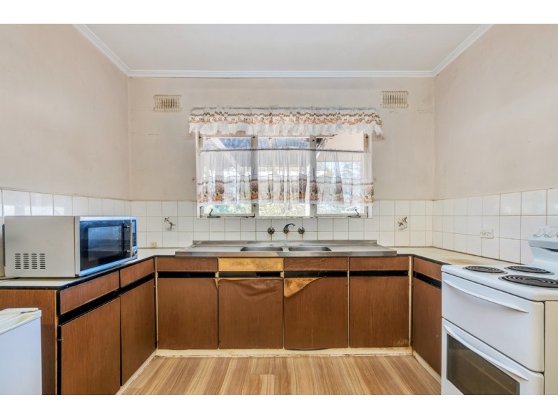 8 Jarrad Road, Happy Valley SA 5159