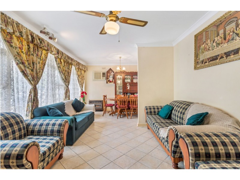 42 Greenbank Grove, Hackham West SA 5163