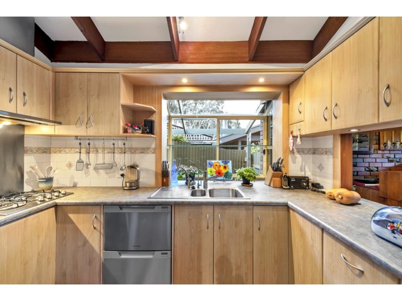 14 Jerilderie Drive, Happy Valley SA 5159