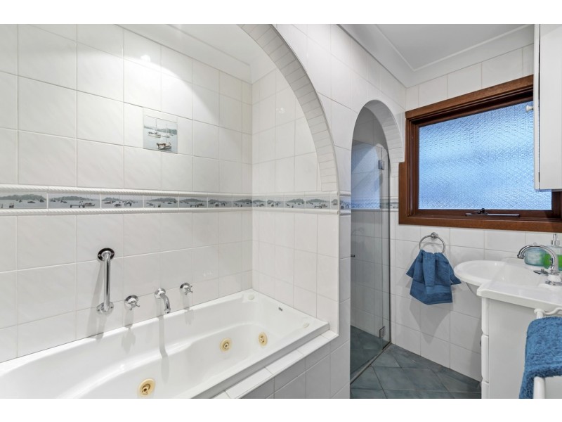 14 Jerilderie Drive, Happy Valley SA 5159