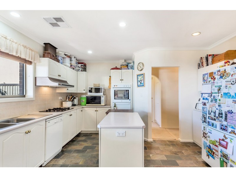 2 Moore Street, Seacombe Heights SA 5047