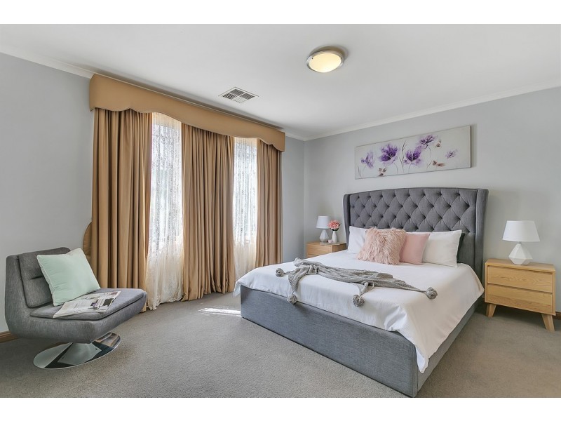 1 Nina Court, Aberfoyle Park SA 5159