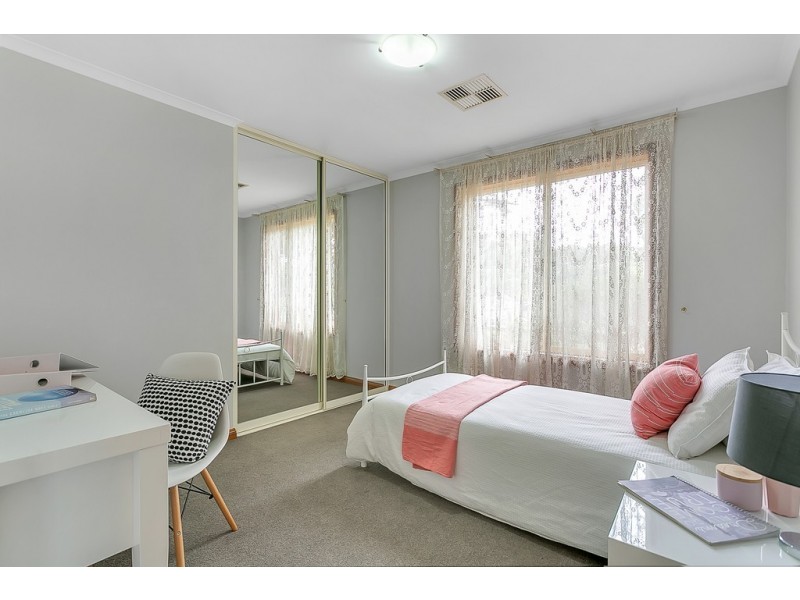 1 Nina Court, Aberfoyle Park SA 5159