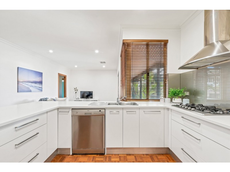 14 Bennett Close, Aberfoyle Park SA 5159