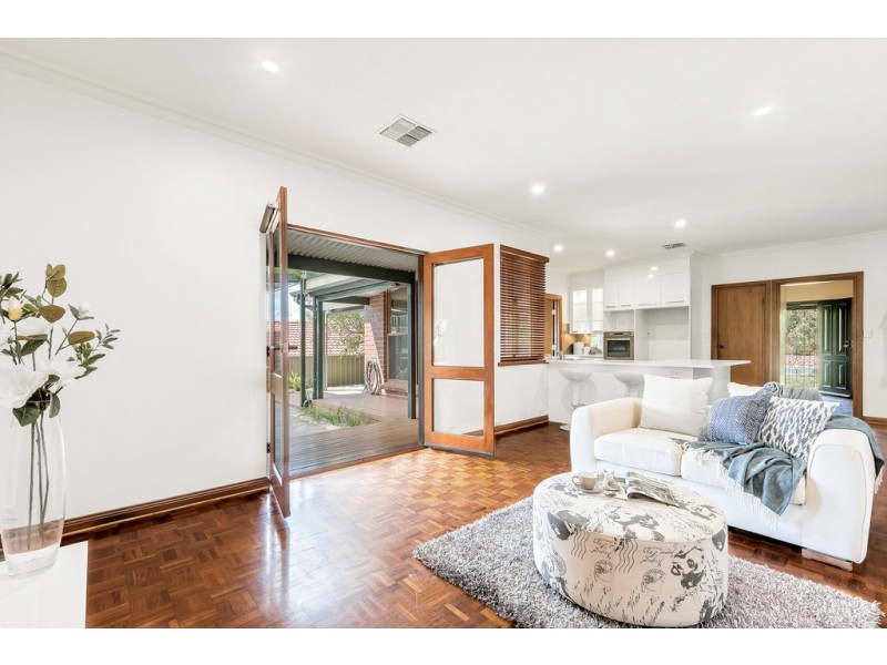 14 Bennett Close, Aberfoyle Park SA 5159