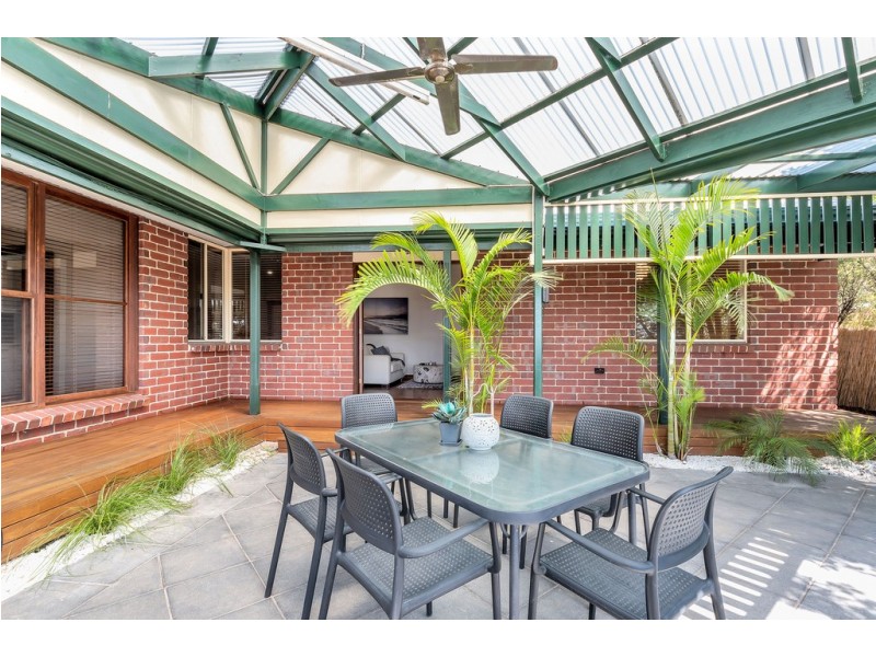 14 Bennett Close, Aberfoyle Park SA 5159