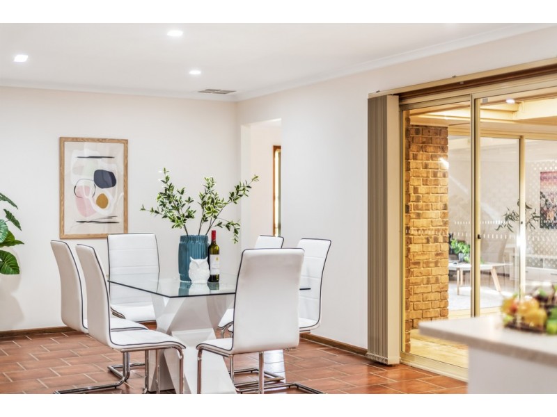 73 Sir James Hardy Way, Woodcroft SA 5162