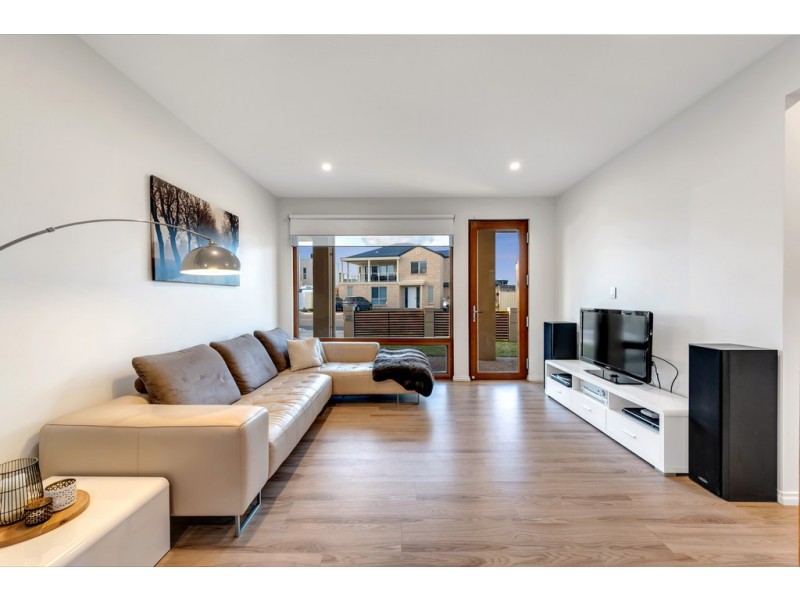 70 Helmsman Terrace, Seaford SA 5169