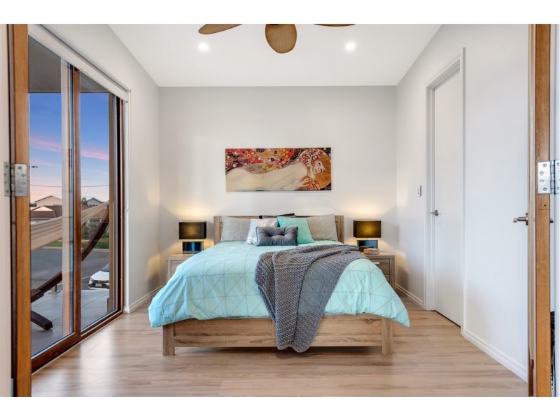 70 Helmsman Terrace, Seaford SA 5169