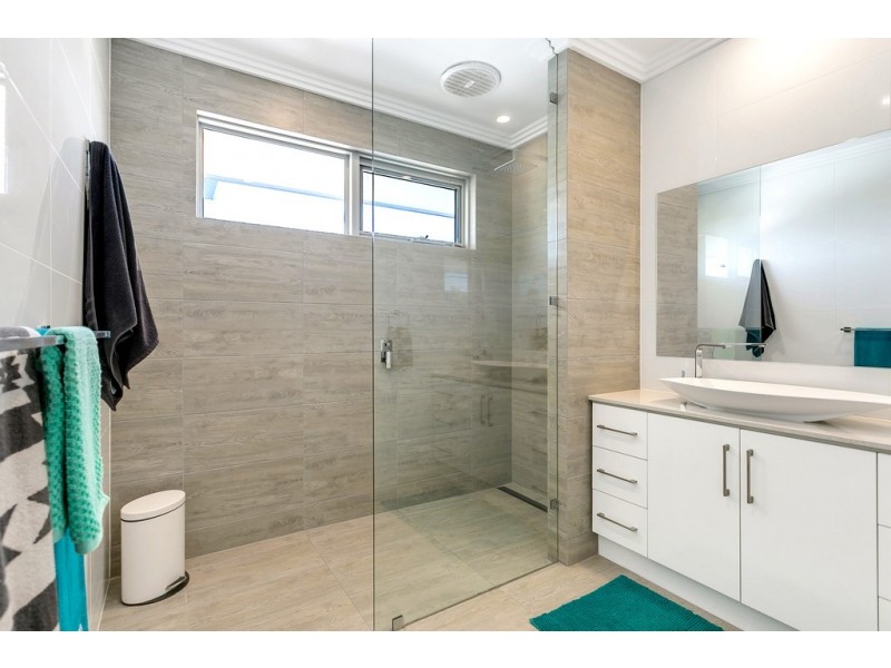 52 Angas Crescent, Marino SA 5049