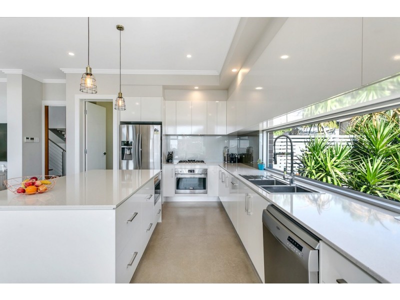 52 Angas Crescent, Marino SA 5049