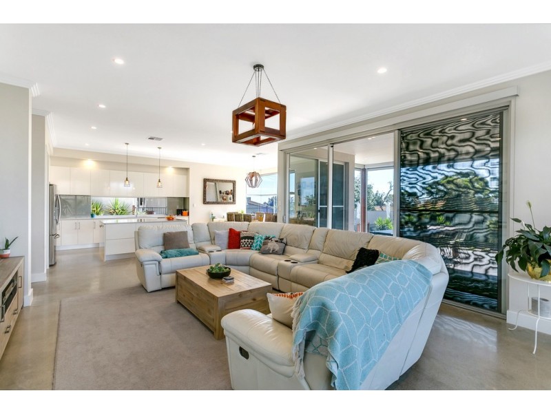 52 Angas Crescent, Marino SA 5049