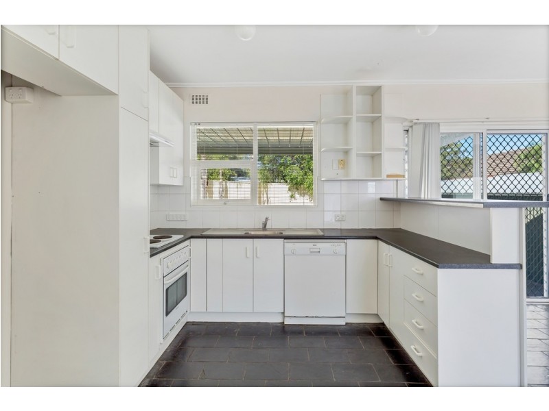 4 Vine Street, Morphett Vale SA 5162