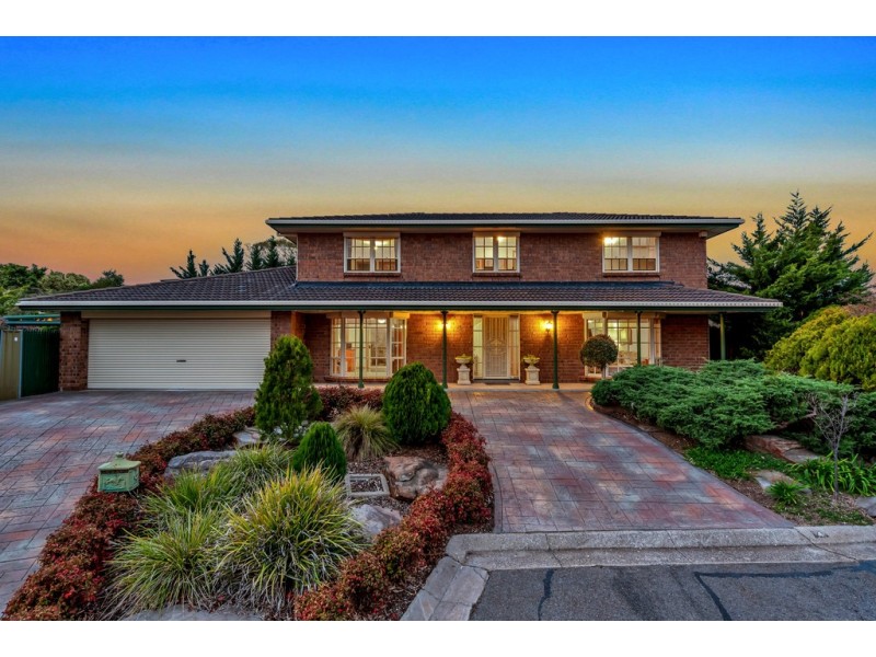 4 Leith Court, Hallett Cove SA 5158