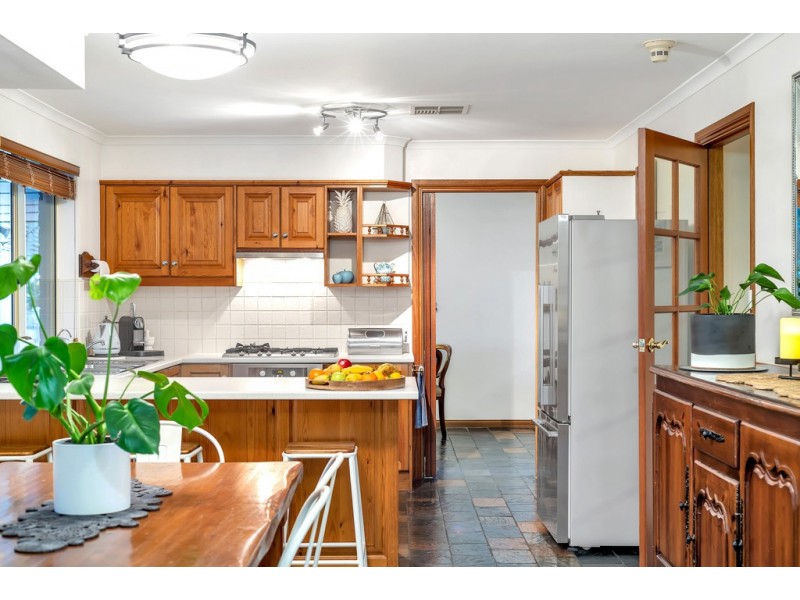 4 Leith Court, Hallett Cove SA 5158