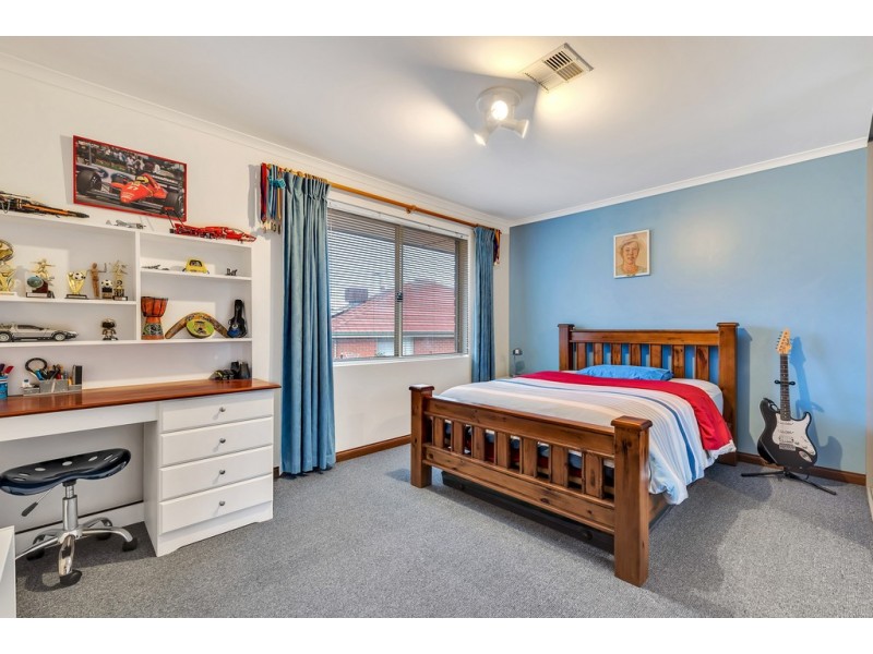 4 Leith Court, Hallett Cove SA 5158