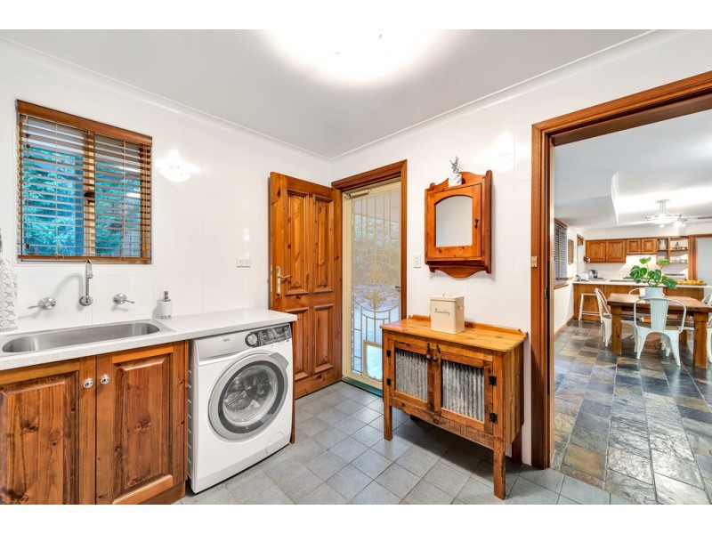 4 Leith Court, Hallett Cove SA 5158