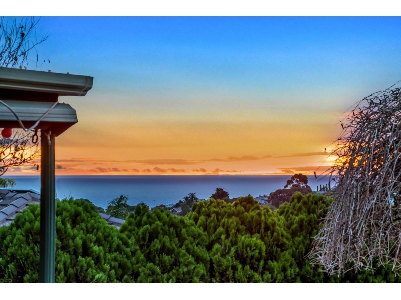 4 Leith Court, Hallett Cove SA 5158