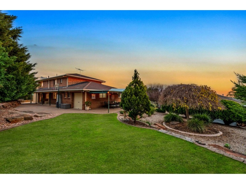 4 Leith Court, Hallett Cove SA 5158