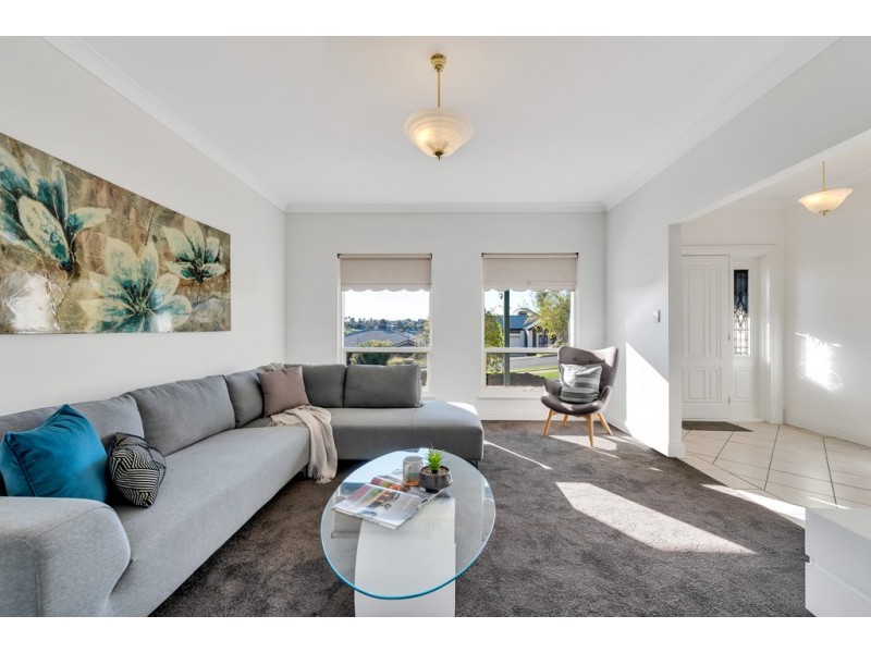 14 Lighthouse Drive, Hallett Cove SA 5158