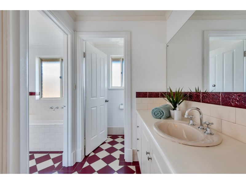 14 Lighthouse Drive, Hallett Cove SA 5158