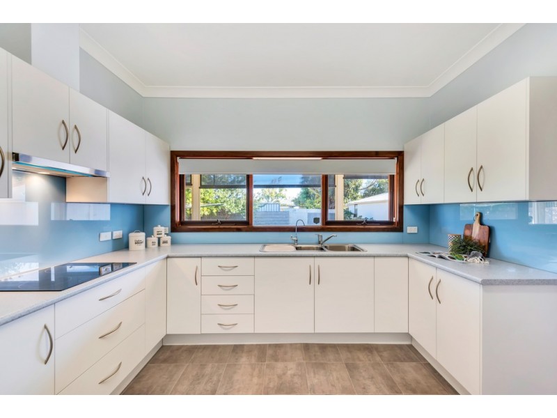 61 Gordon Street, Aldinga Beach SA 5173