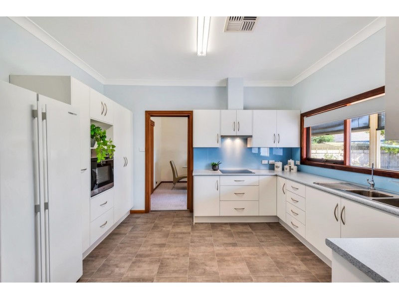 61 Gordon Street, Aldinga Beach SA 5173