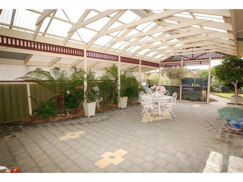 23 Brett Crescent, Hallett Cove SA 5158