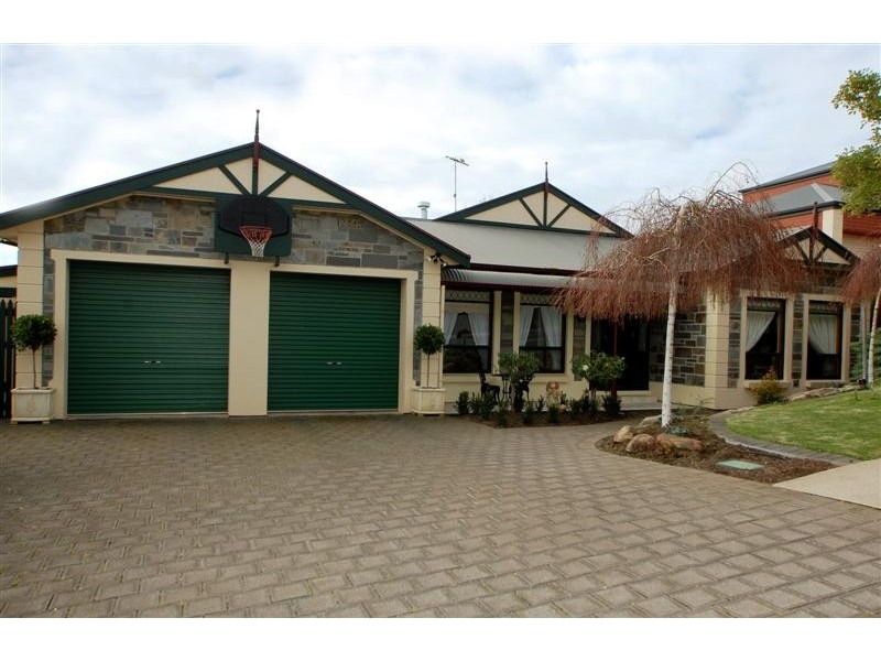 23 Brett Crescent, Hallett Cove SA 5158