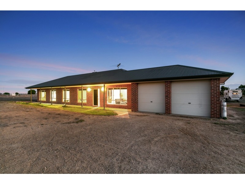 42 Lockaba Drive, Willyaroo SA 5255