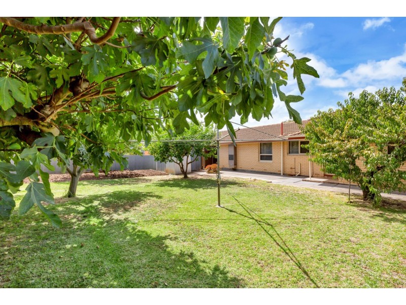 69 Booth Avenue, Morphett Vale SA 5162