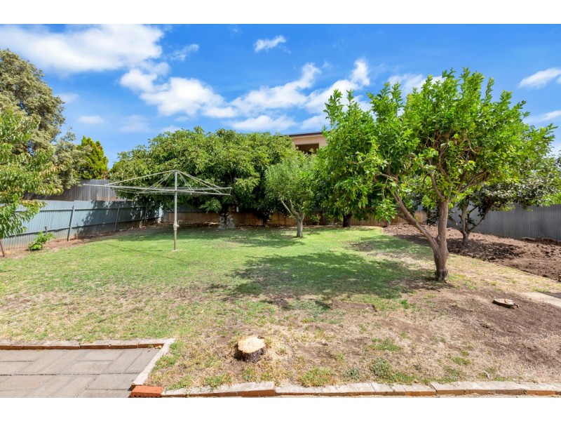 69 Booth Avenue, Morphett Vale SA 5162