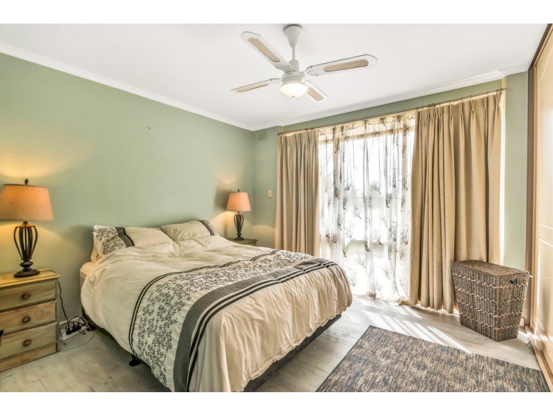 18 Mallen Street, Morphett Vale SA 5162