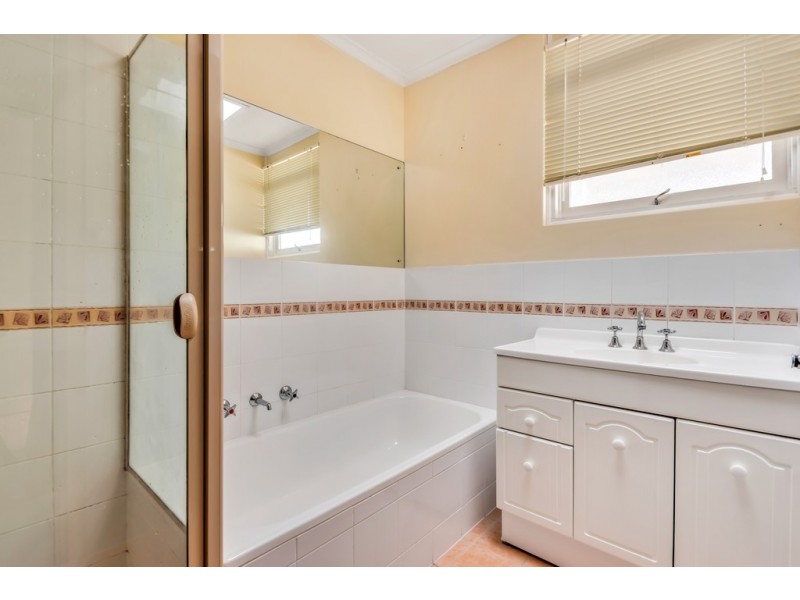 18 Mallen Street, Morphett Vale SA 5162