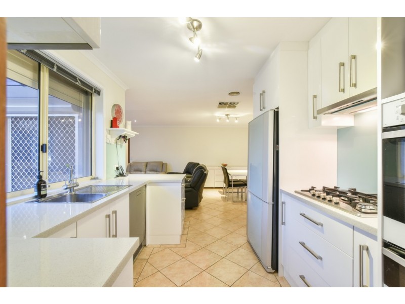 96 Mawson Circuit, Woodcroft SA 5162