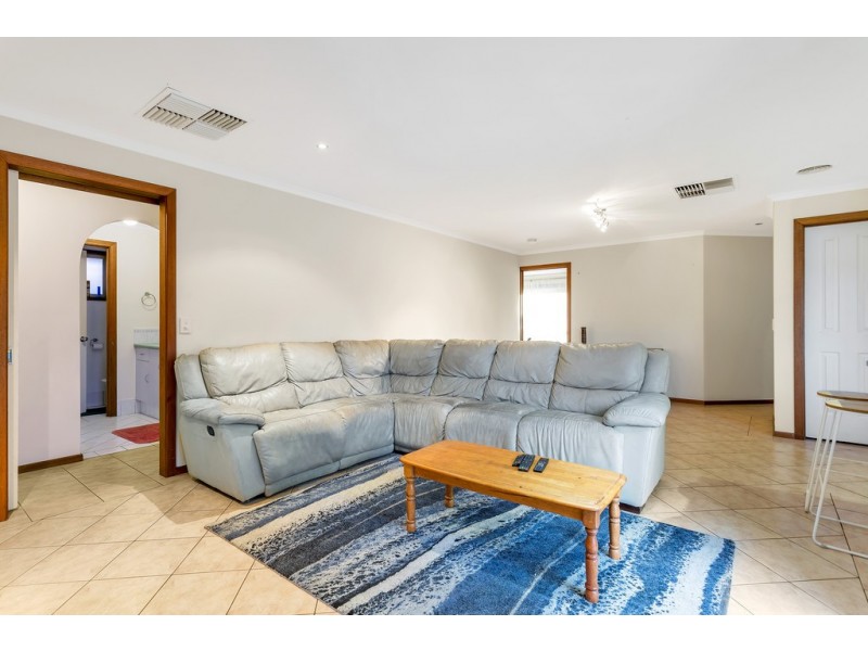 96 Mawson Circuit, Woodcroft SA 5162