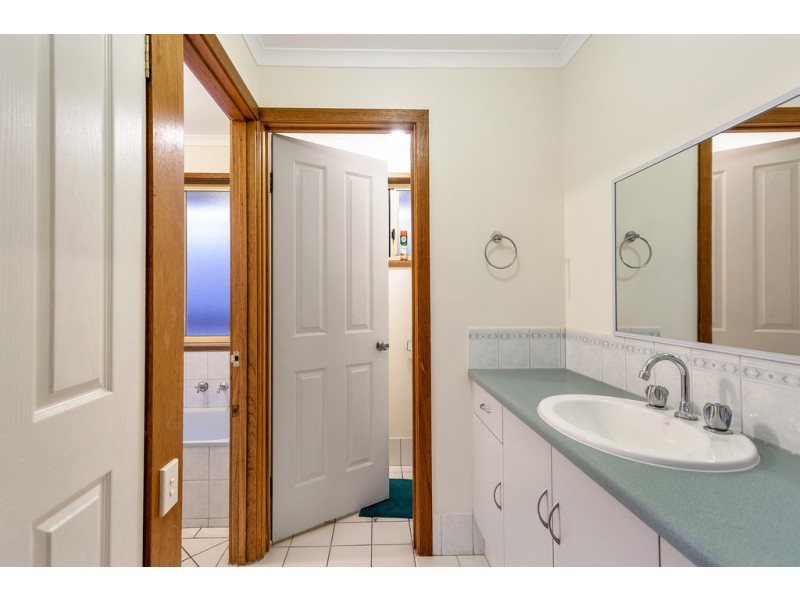 96 Mawson Circuit, Woodcroft SA 5162