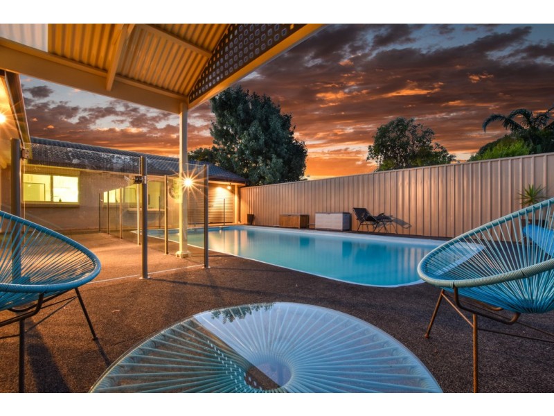 96 Mawson Circuit, Woodcroft SA 5162