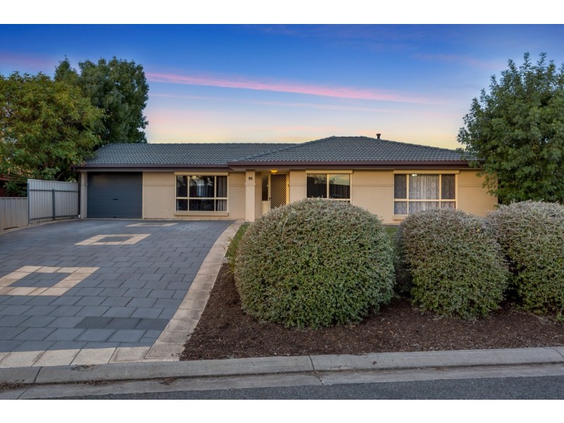 96 Mawson Circuit, Woodcroft SA 5162
