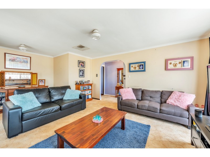 27 Larrimah Road, Morphett Vale SA 5162