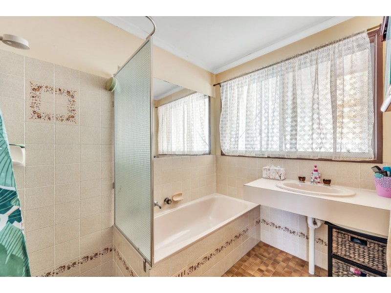 27 Larrimah Road, Morphett Vale SA 5162