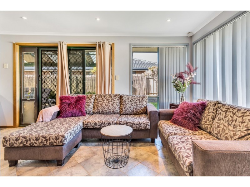 73 Investigator Drive, Woodcroft SA 5162